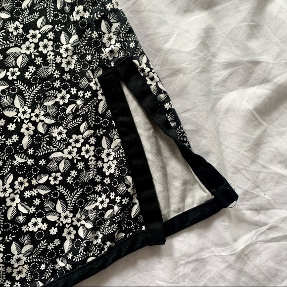 Vintage High Waist Floral Mini Skirt - Picture 2 of 4